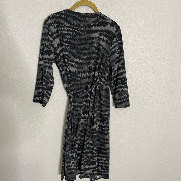 Lularoe V Neck True Wrap Dress V Neck Small - Picture 6 of 6